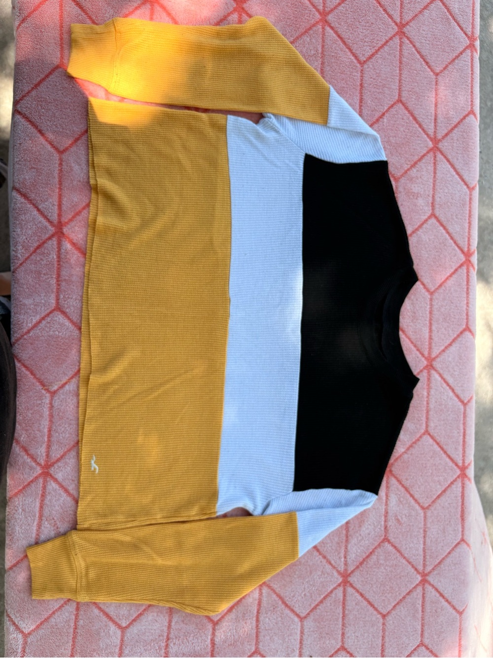 Hollister Colorblock Long Sleeve Crop Top - Mustard, White, Black